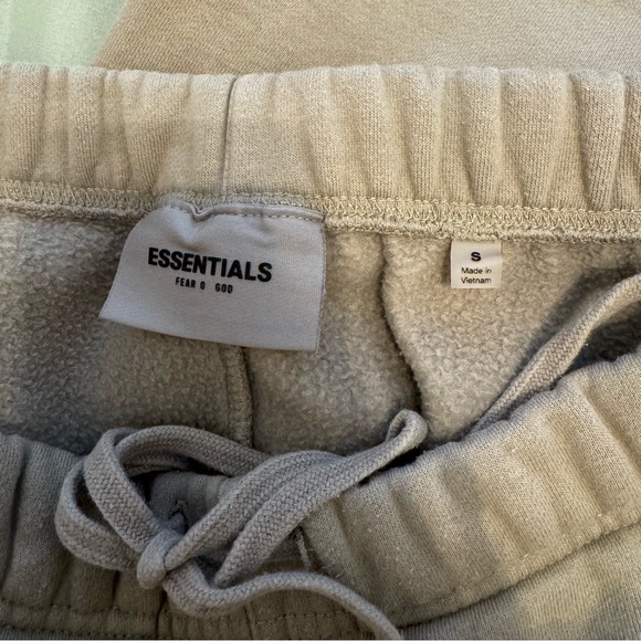 Essentials Drawstring Lounge Pants in S - Picture 2 of 4